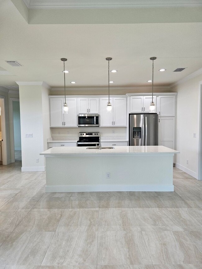 Building Photo - Beautiful place to call home