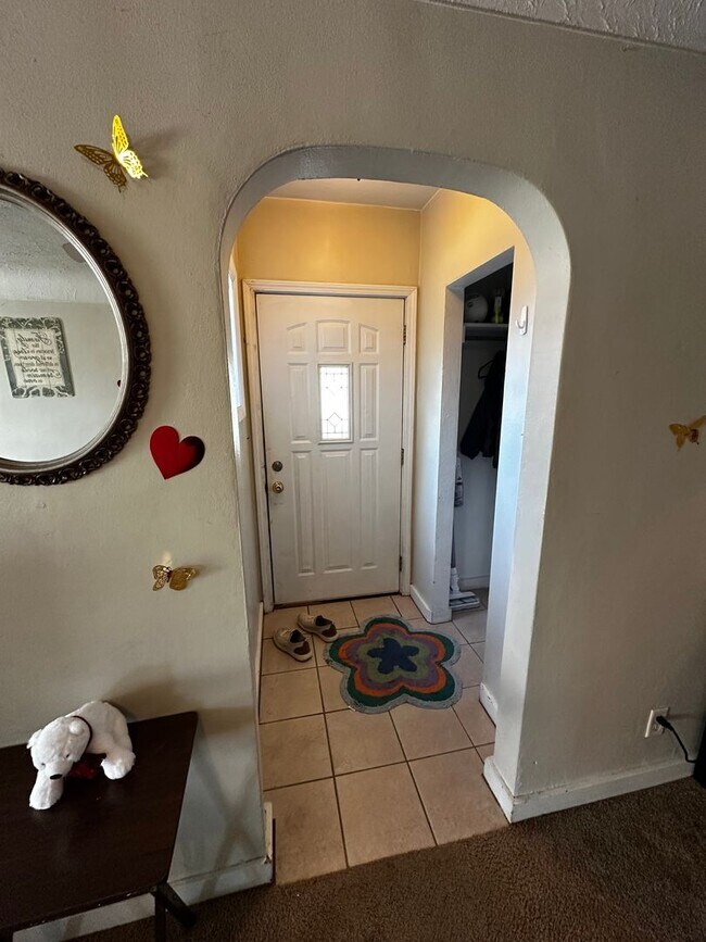 Building Photo - 1604 College St