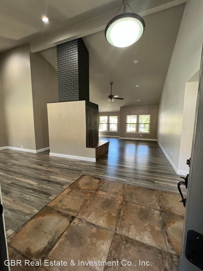 Building Photo - 3 br, 3 bath House - 3989 Rawhide Road