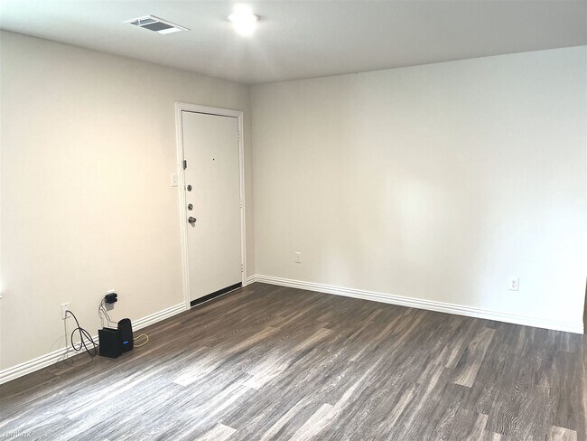 Building Photo - 3 br, 2 bath Duplex - 306 South 23rd Street 1