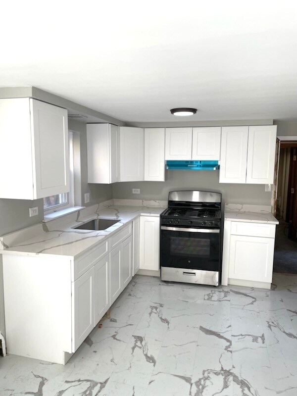 Building Photo - 2457 W 69th St