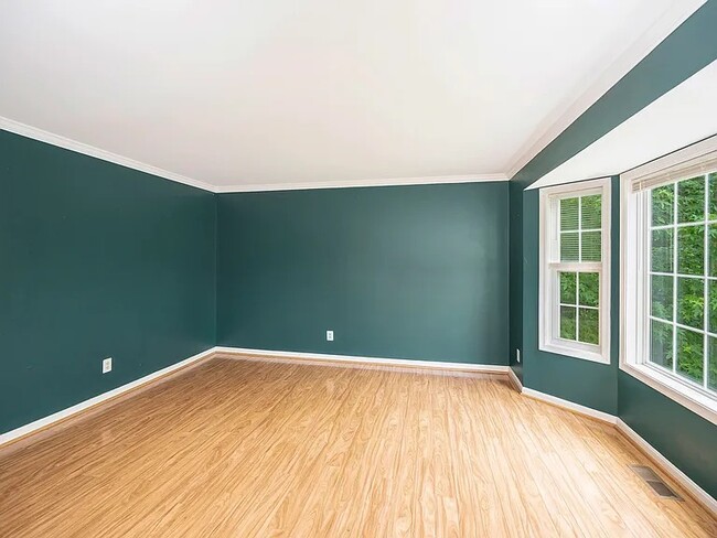 Building Photo - 3101 Titanic Dr