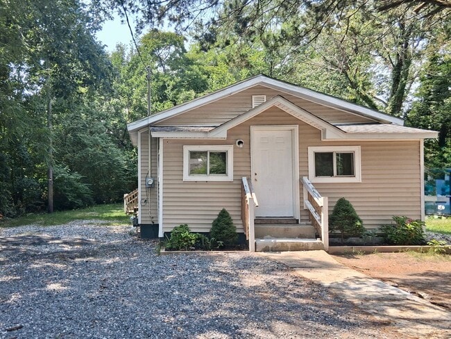 Building Photo - Lovely 3 Bedroom House FOR RENT in Fairfield Twp $1600