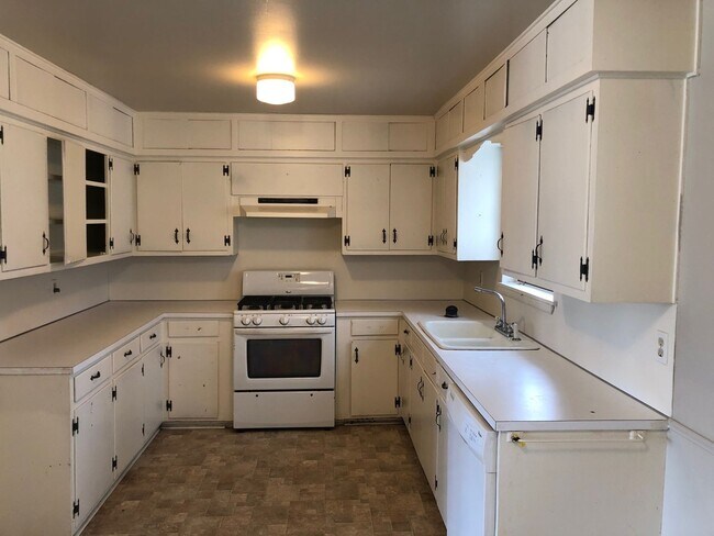 Foto del edificio - 3 bedroom 2 bath HOME in Farmington / FARM SCHOOL DIST