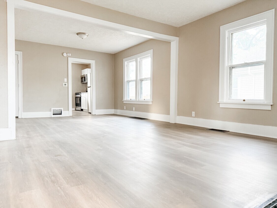 Foto principal - 2938 4th Ave