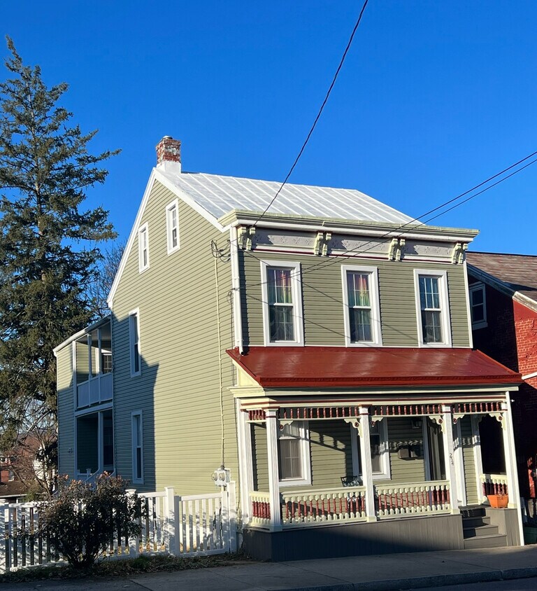 254 S 4th St Unit 2nd floor apartment, Hamburg, PA 19526 Apartments