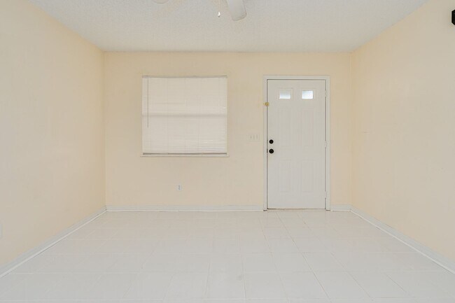 Building Photo - Cozy 2 Bedroom Ormond Beach Home
