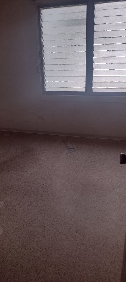 Building Photo - Amazing View 2br,1bath, 1pkg with pool access
