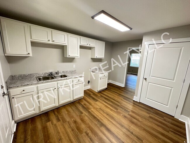Foto del edificio - Duplex for rent in Pinson