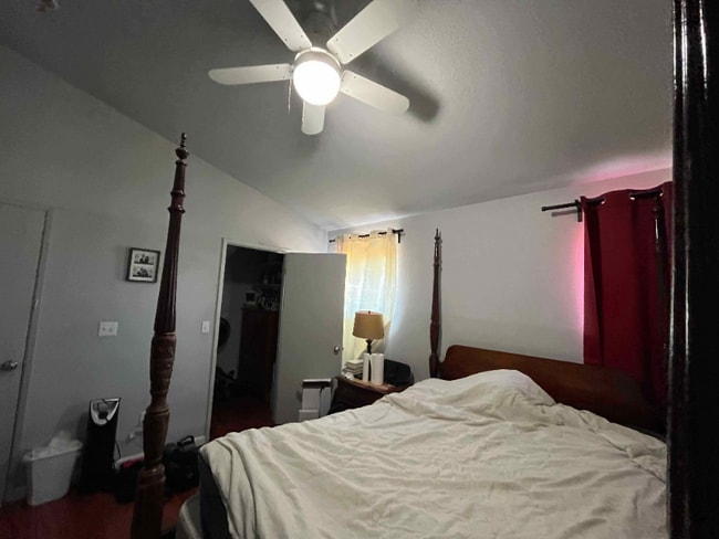 Foto del edificio - 97 E Duane Ave
