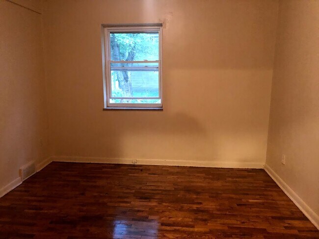 Foto del edificio - 10201 Clair Ave