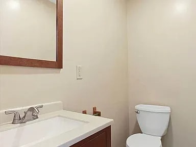 Building Photo - 67 Town Cir