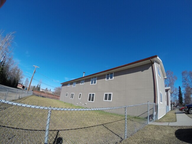 Foto del edificio - 1552 Turner St