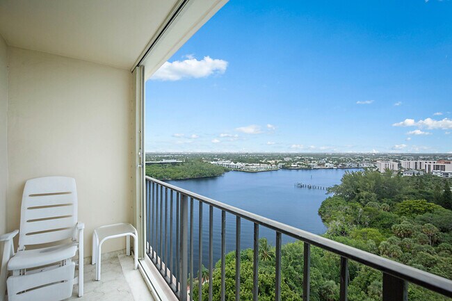 Foto del edificio - 2121 N Ocean Blvd
