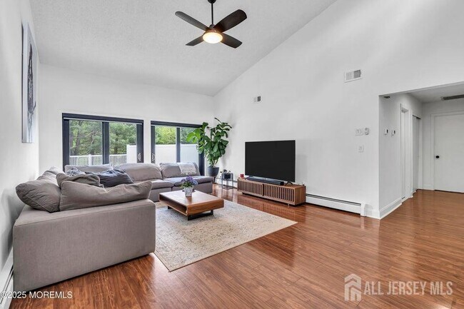 Foto del edificio - 218 Community Cir