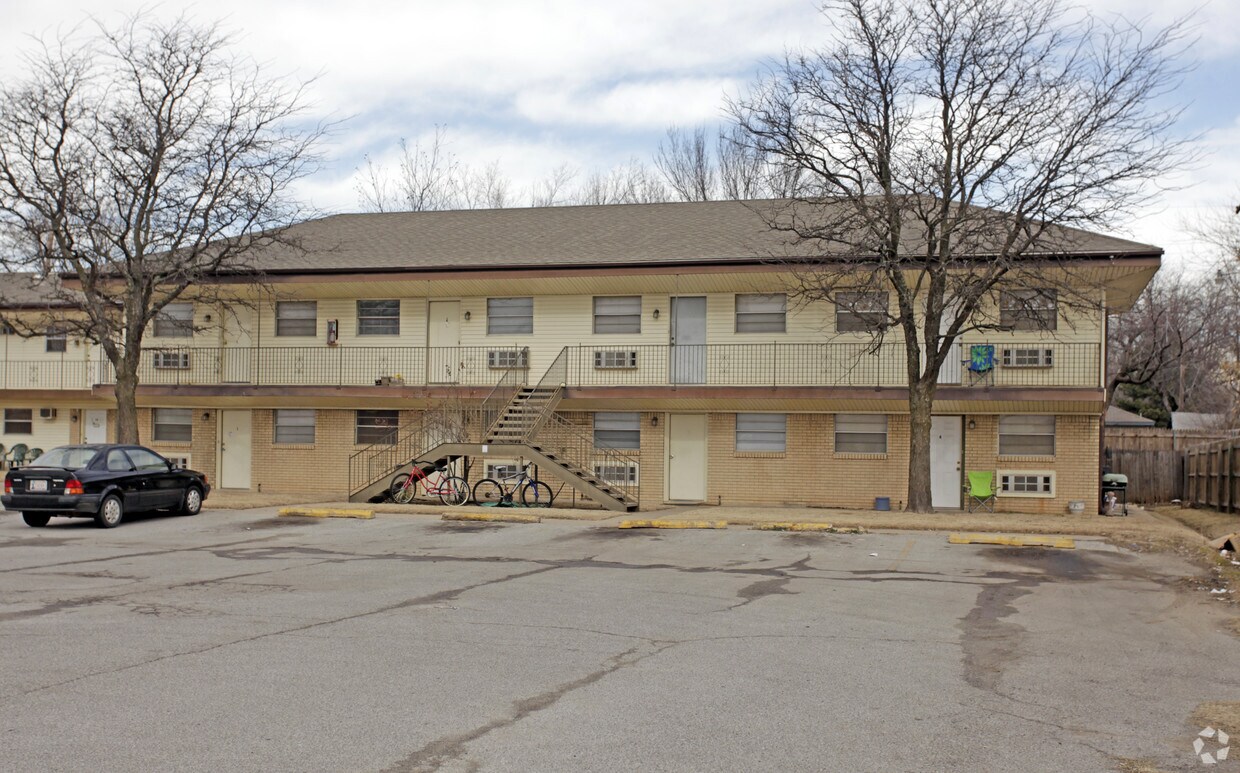 Building Photo - 6217 NW 39th Expy