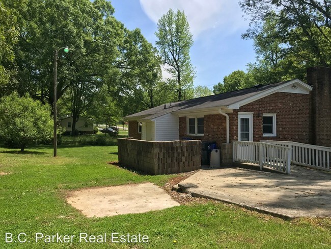 Building Photo - 3 br, 2 bath House - 218 Ballpark Ave