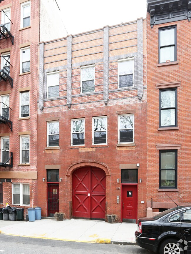 Building Photo - 324 Sackett St