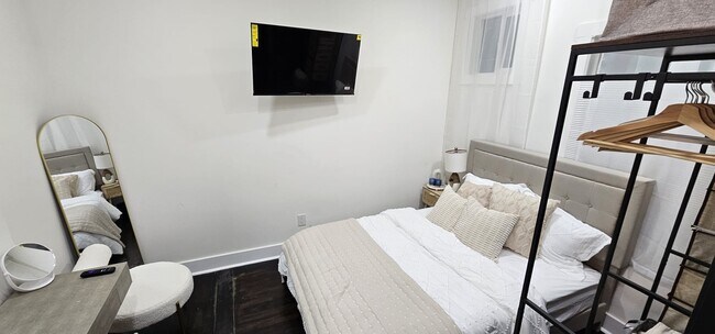 Building Photo - 12 Blake St