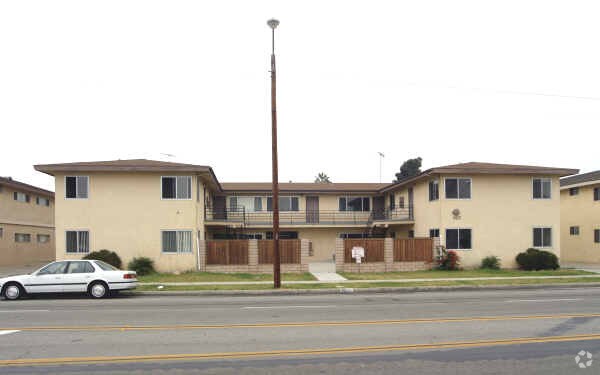 Foto principal - 2425 W 182nd St