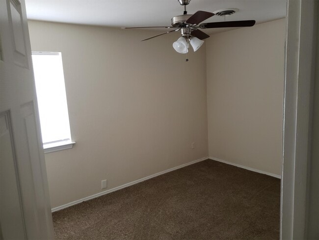 Building Photo - 7421 Beckwood Dr