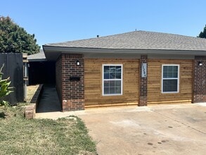 Building Photo - 11204 N Stratford Dr