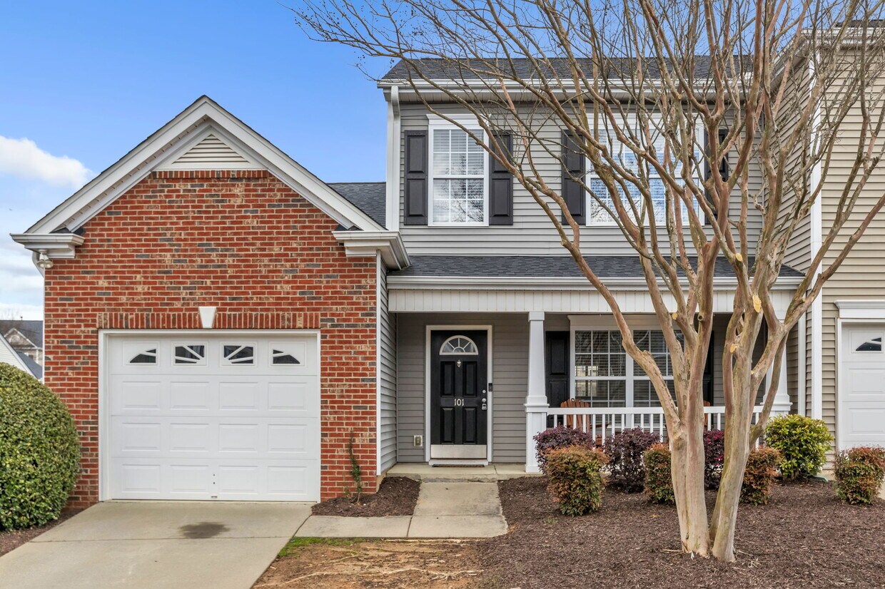 Foto principal - 101 Pine Walk Dr