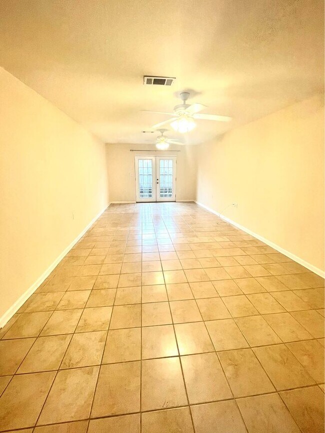 Foto del edificio - 6416 Orleans Ave