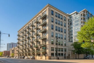 Building Photo - 1801 S Michigan Ave