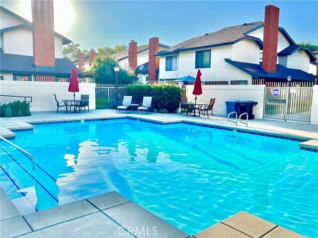Primary Photo - 533 W Puente St
