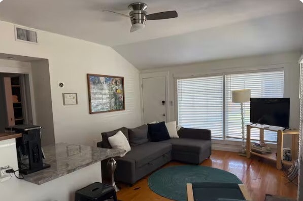 Foto del edificio - 1700 Golder Ave