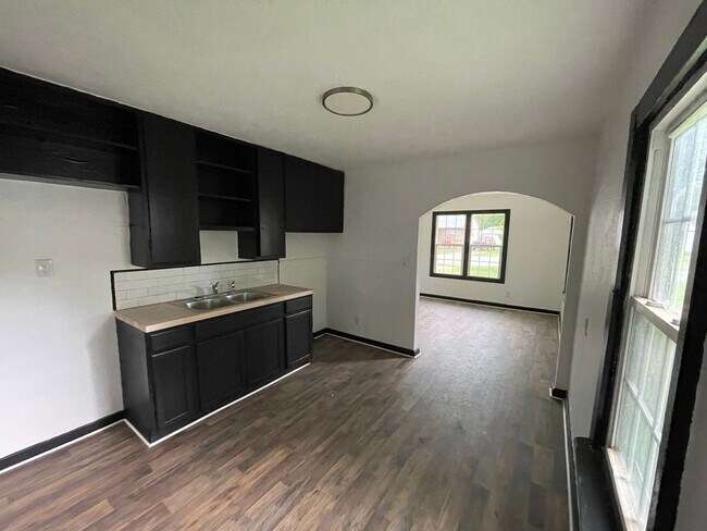 Foto del edificio - 2/1 newly renovated for $900/month