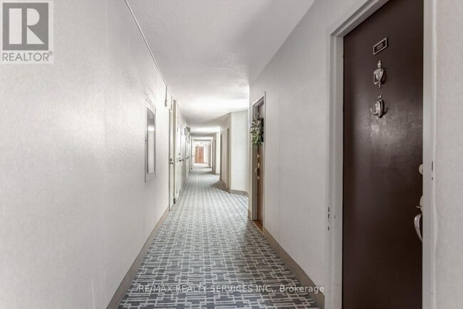 Building Photo - 11 Wincott Dr