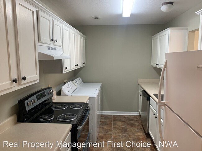 Building Photo - 3 br, 2 bath House - 220 Graystone Circle