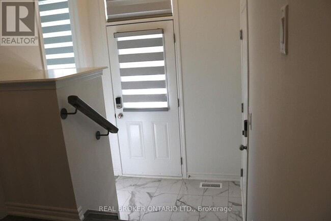 Photo du bâtiment - 6 Vinewood Cres