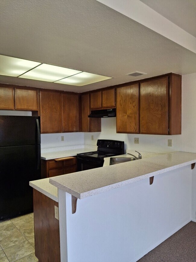 Building Photo - COLLEGE GROVE #98