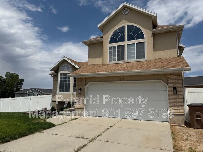 Building Photo - 979 Blue Heron Cir