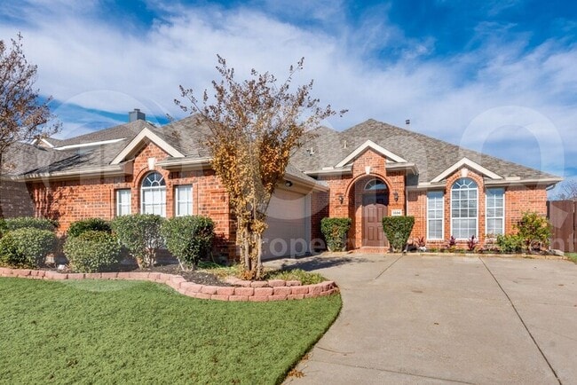 Building Photo - 1334 Kingsley Dr