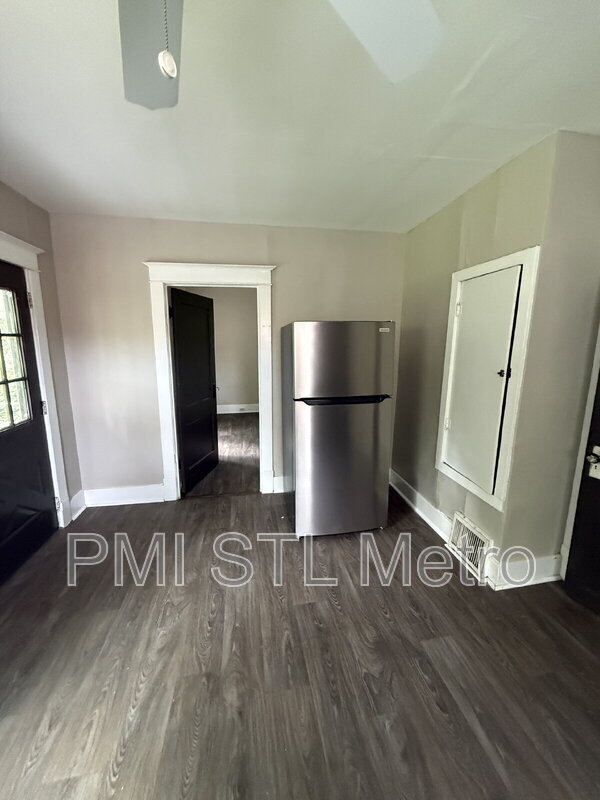 Foto del edificio - 7212 Eunice Ave