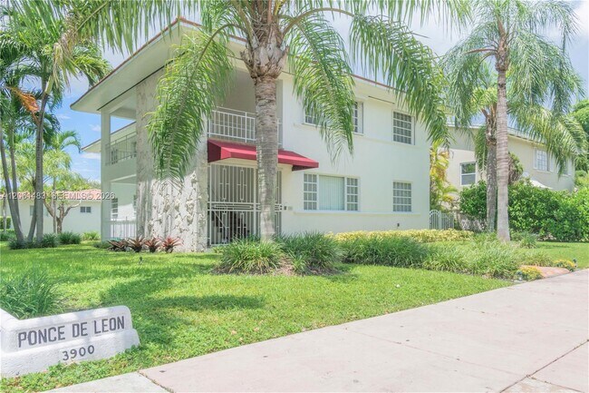 Foto del edificio - 3912 Ponce de Leon Blvd