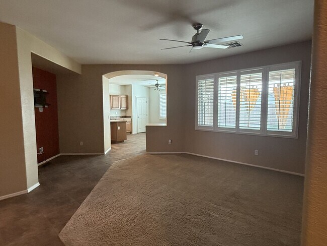 Building Photo - ** 3 bedrooms with private pool**