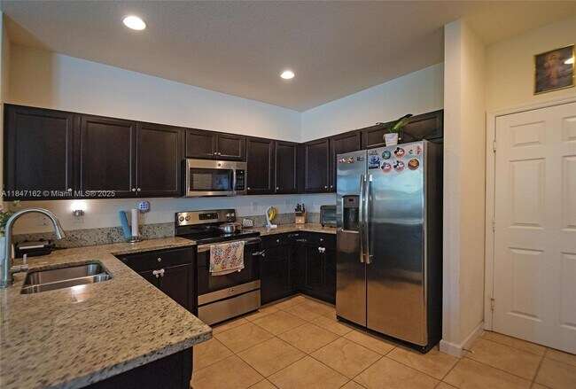 Foto del edificio - 532 SE 34th Terrace