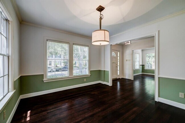 Foto del edificio - 2123 South Blvd