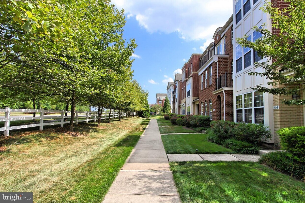 19350 Gardner View Sq, Leesburg, VA 20176 Townhome Rentals in