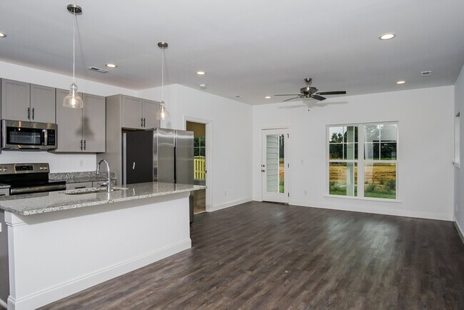 Foto del edificio - 1031 Highgrove Hts NW