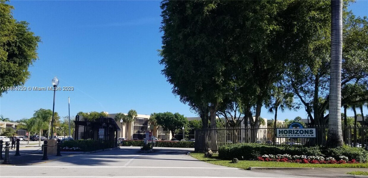 Primary Photo - 8015 SW 107th Ave