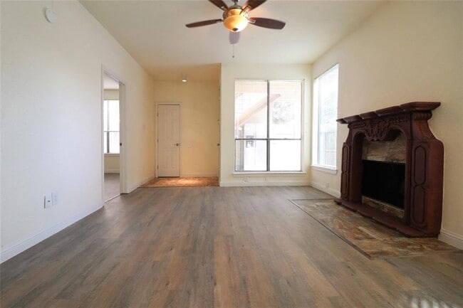 Building Photo - 1881 Bering Dr