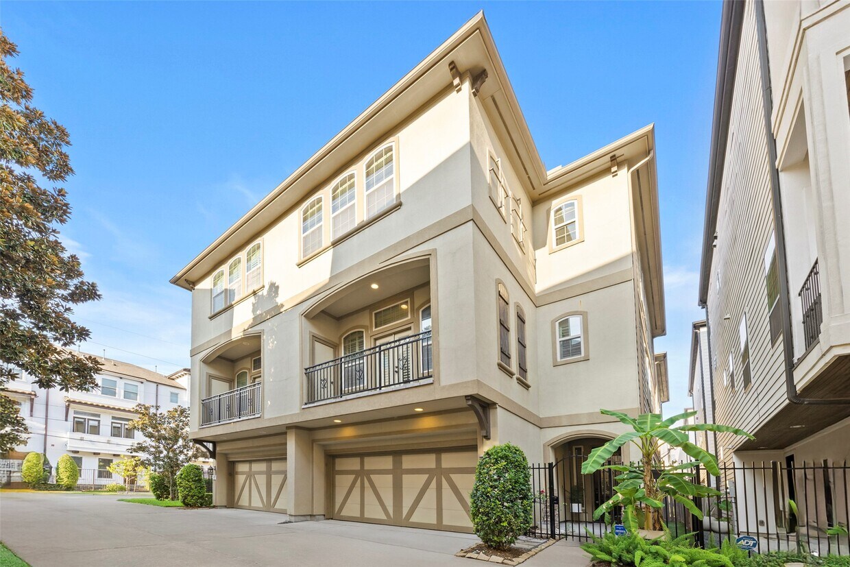 Foto principal - 4229 Dickson St