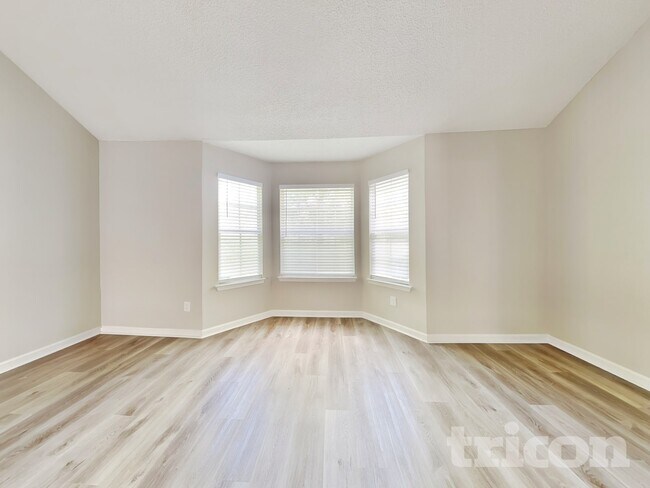 Foto del edificio - 1099 Sugarcreek Way