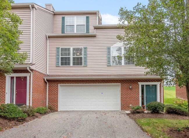Front - 510 Tall Oak Blvd